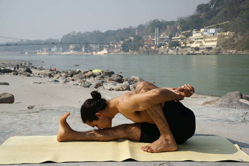 Ashtanga Vinyasa Yoga: All Health Benefits - GaneshaSpeaks