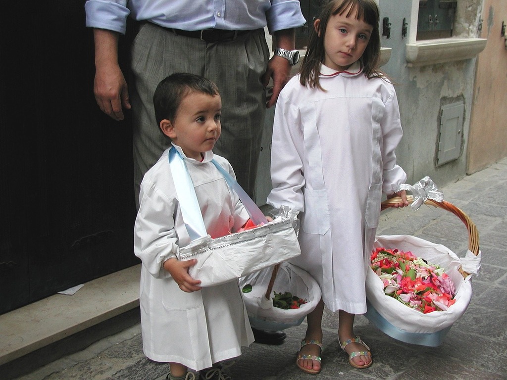 Children dressed in colonial costumes with basket of flowers - PICRYL -  Public Domain Media Search Engine Public Domain Search