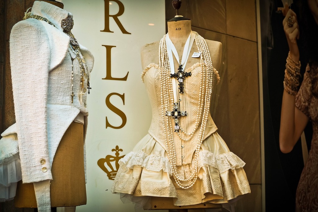 A mannequin sitting on top of a metal stand. Clothing mannequin fashion,  beauty fashion. - PICRYL - Public Domain Media Search Engine Public Domain  Search