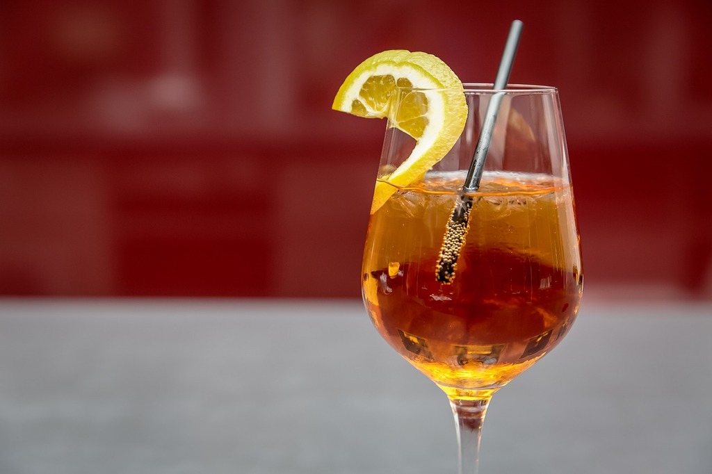 https://cdn12.picryl.com/photo/2016/12/31/cocktail-aperol-spritz-food-drink-21a8b0-1024.jpg