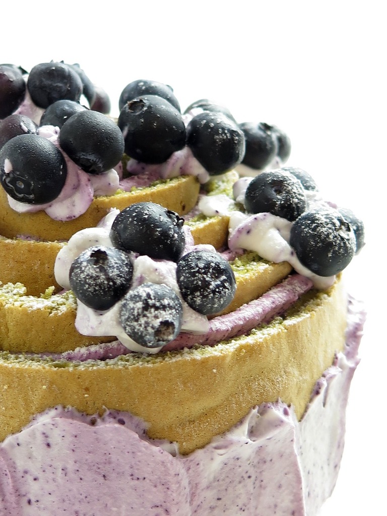 B L U E B E R R I E S 🫐🫐 [blueberry cake, fresh fruit cake, fresh fruits,  cakes of Instagram, cake cake cake, fruit and cream, cakes of V… | Instagram