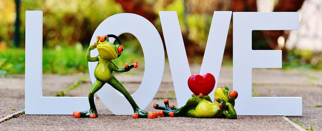 Frog Figurine Holding a Heart