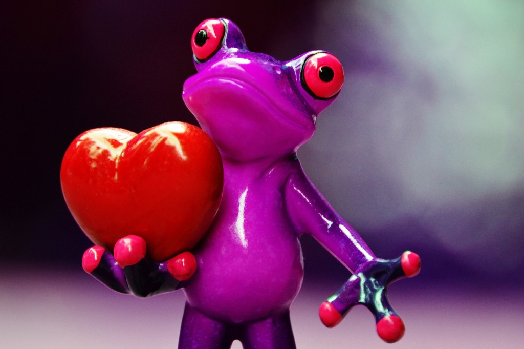 Frog Figurine Holding a Heart