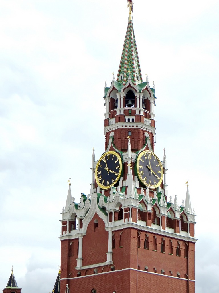 Red square tower. Московский Кремль и красная площадь. Кремль картинки. Башня с часами на красной площади.