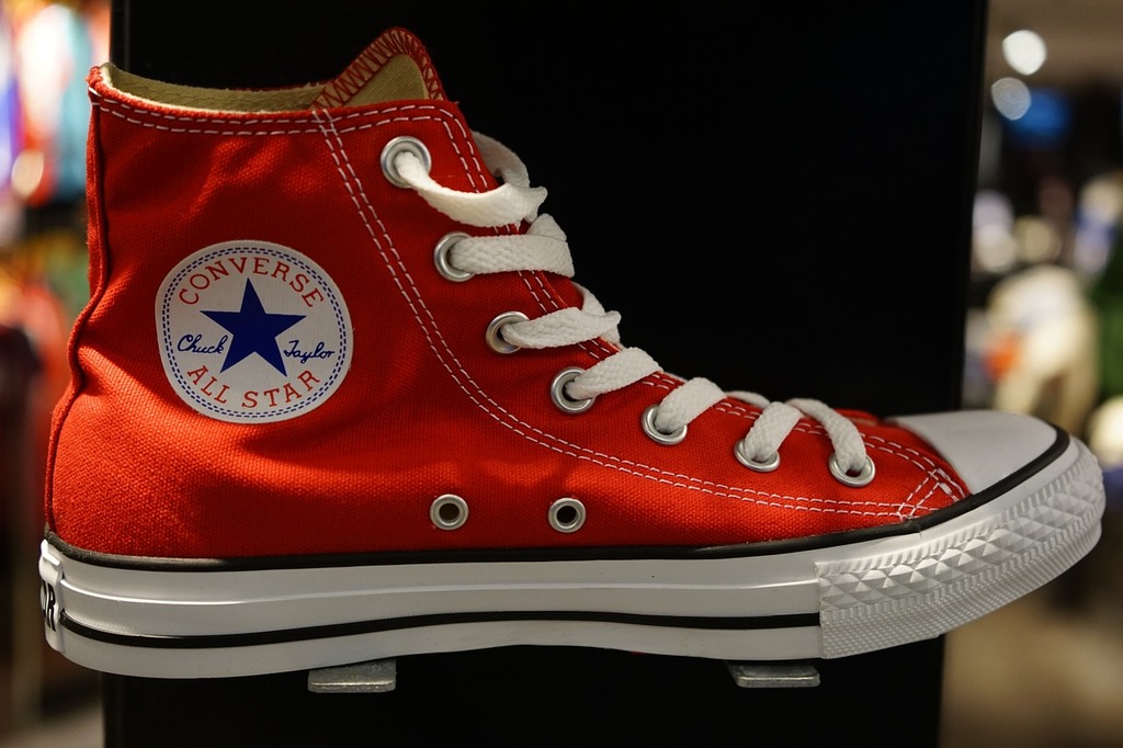 Aggregate more than 122 all star sneakers red super hot