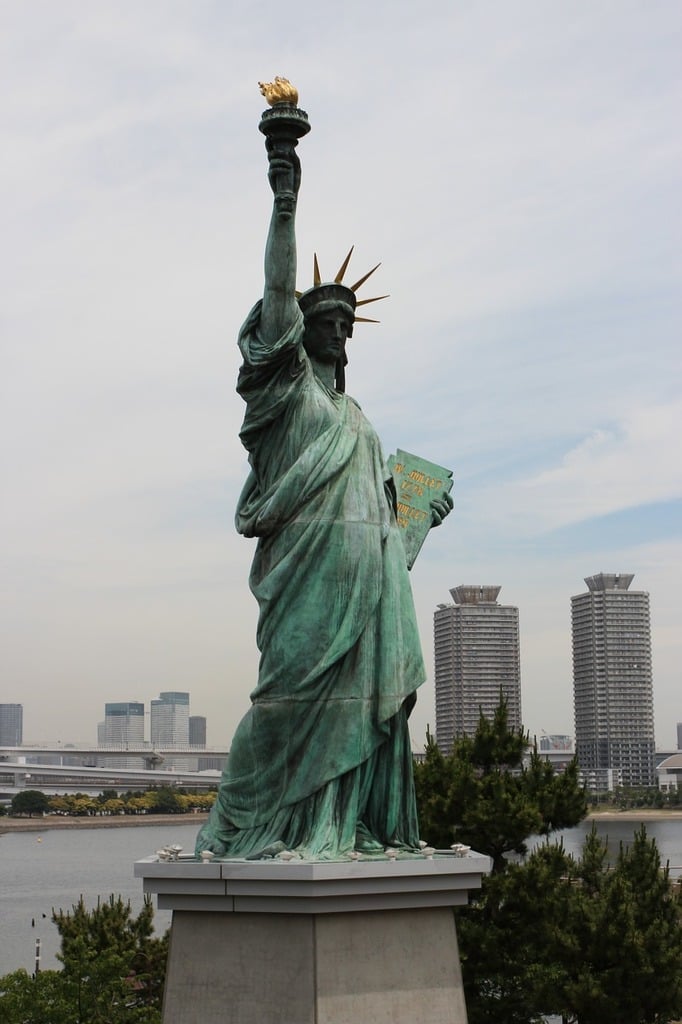 statue of liberty in japanese hiragana