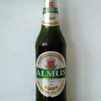 A close up of a glass of beer on a table. Beer peroni glass. - PICRYL -  Public Domain Media Search Engine Public Domain Image